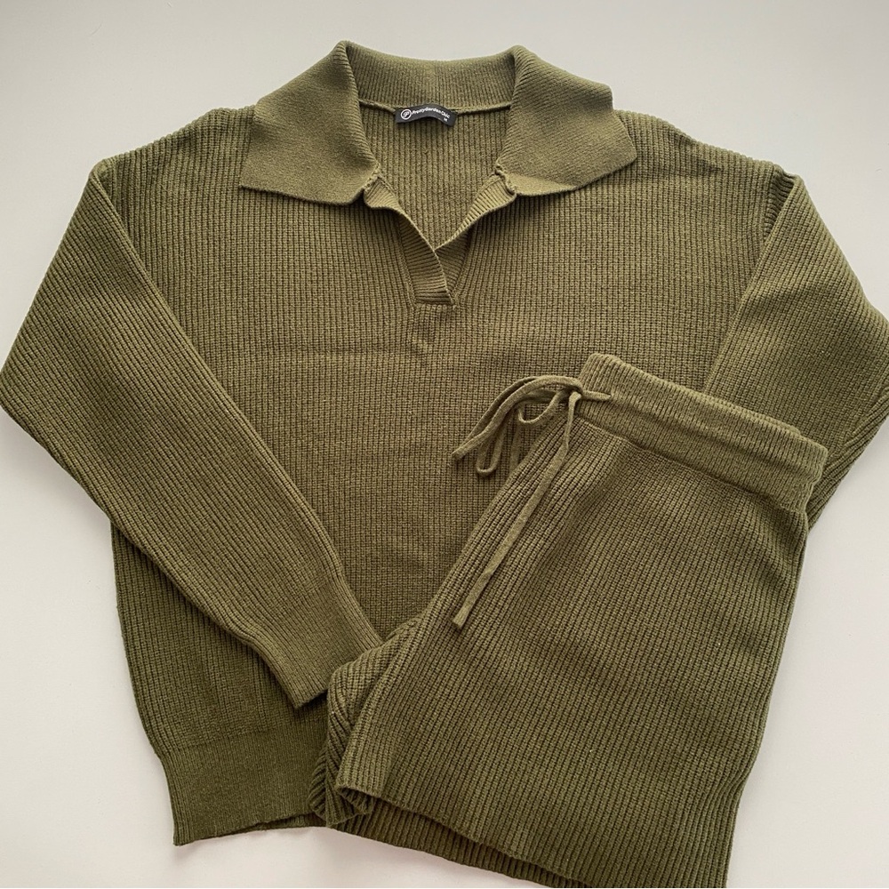 Pretty Garden Army Green Knit Sweater and Shorts Set